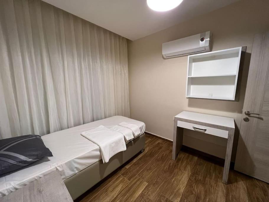 Merkezi, Sik, Denize 3 Km Kueltuer Kafeler Cad. 2 Dk '13' Antalya Exteriör bild